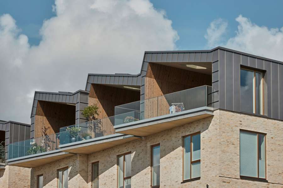 Kalter Rosé und Seeblick unter Stahlprofilen, Krøyer Kielbergvej / Regnbuevænget 1, 8660 Skanderborg, Dänemark